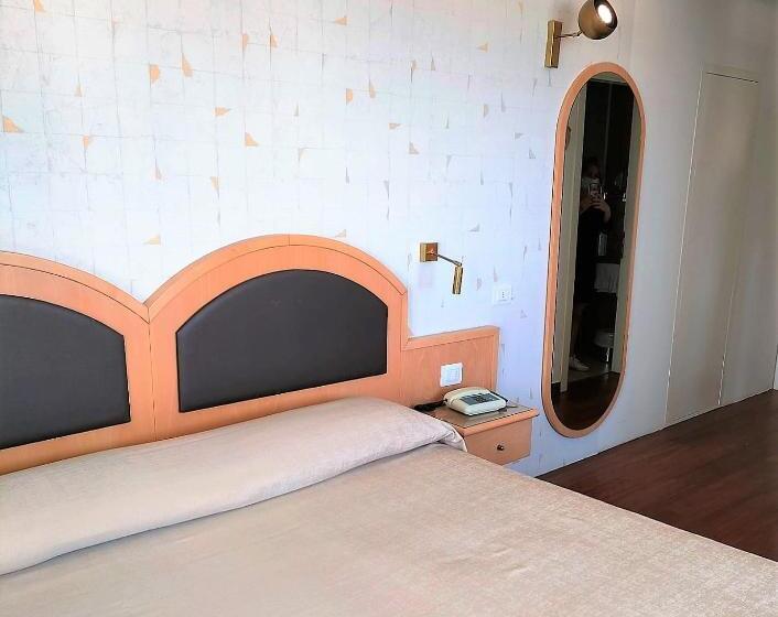 コンフォートトリプルルーム, Parco