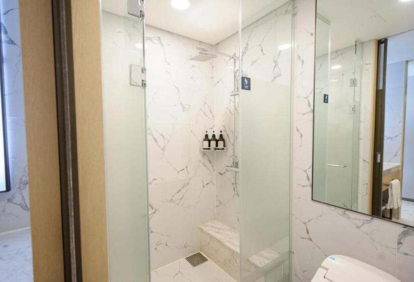 غرفة إدارية مطلة على البحر, St.john S