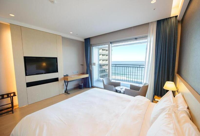 غرفة إدارية مطلة على البحر, St.john S