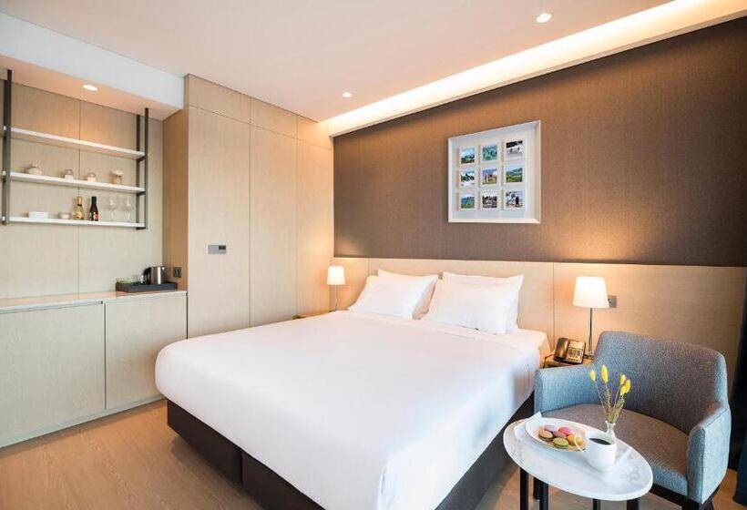 غرفة قياسية إطلالة جانبية علي البحر, St.john S