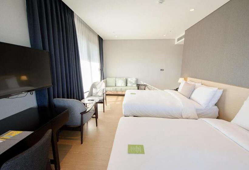 جناح إدارى مطل على البحر, St.john S