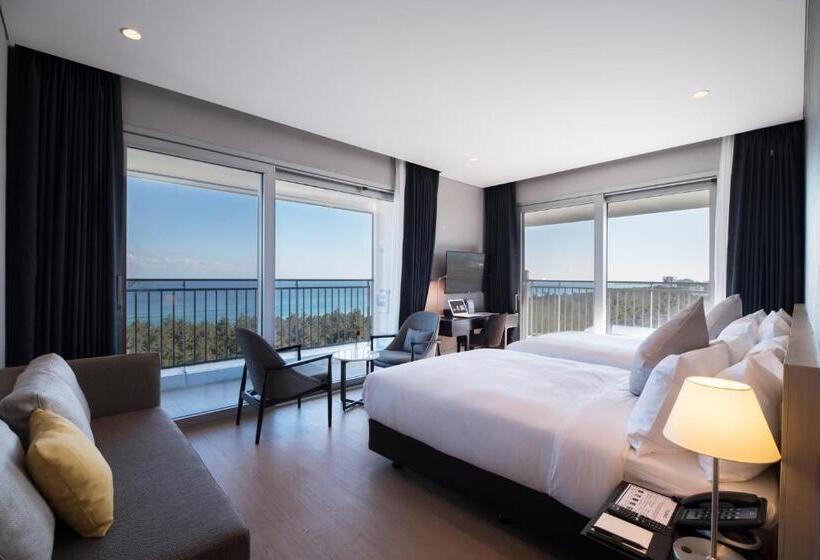 جناح إدارى مطل على البحر, St.john S