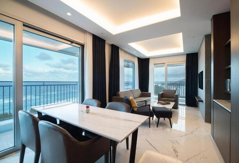 جناح إدارى مطل على البحر, St.john S