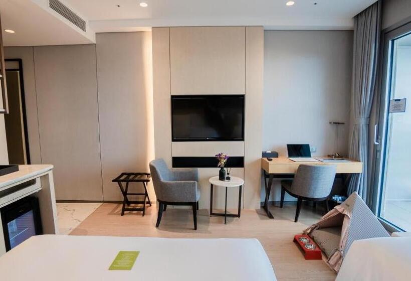 غرفة قياسية مطلّة علي البحر, St.john S