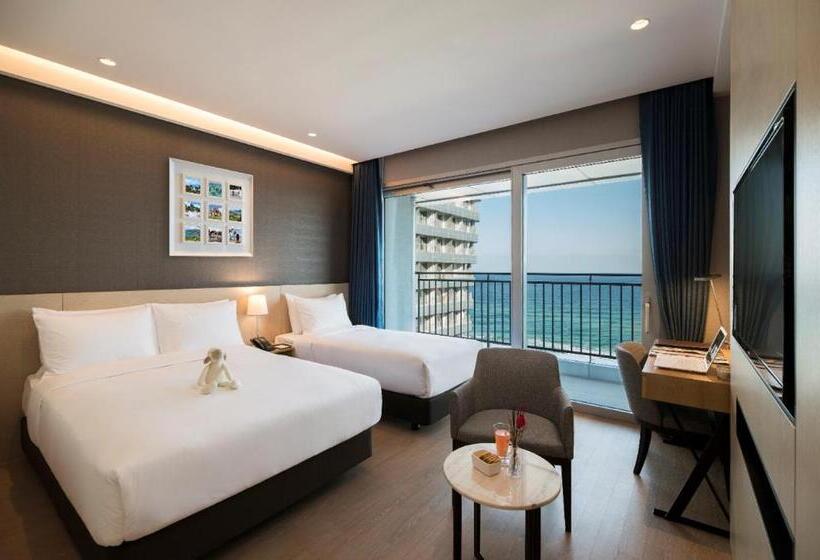 غرفة إدارية مطلة على البحر, St.john S