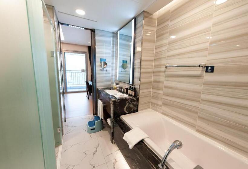 جناح إدارى, St.john S