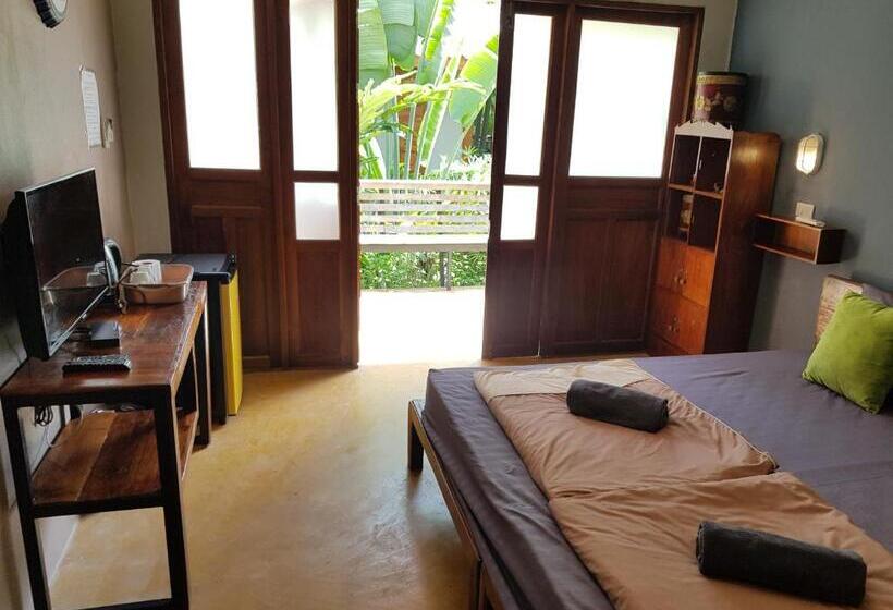 اتاق استاندارد با تخت بزرگ, Slow Life Sabaidee Pai