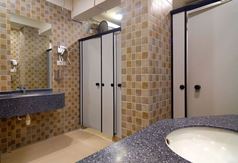 スタンダードルーム, Dock In   Hostel