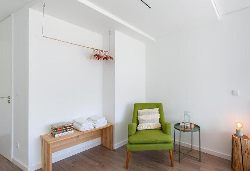 سوییت, Autor Guesthouse