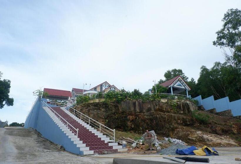 اتاق استاندارد چهار تخته, Hanh Mai