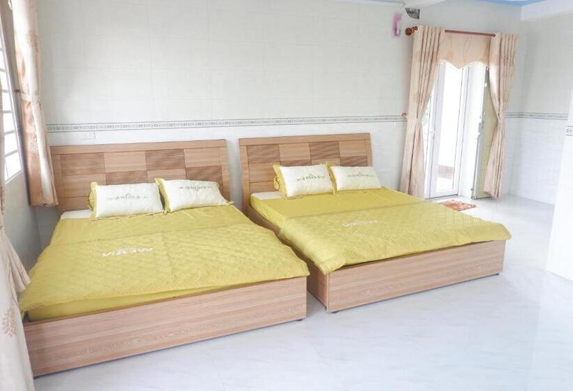 اتاق استاندارد چهار تخته, Hanh Mai