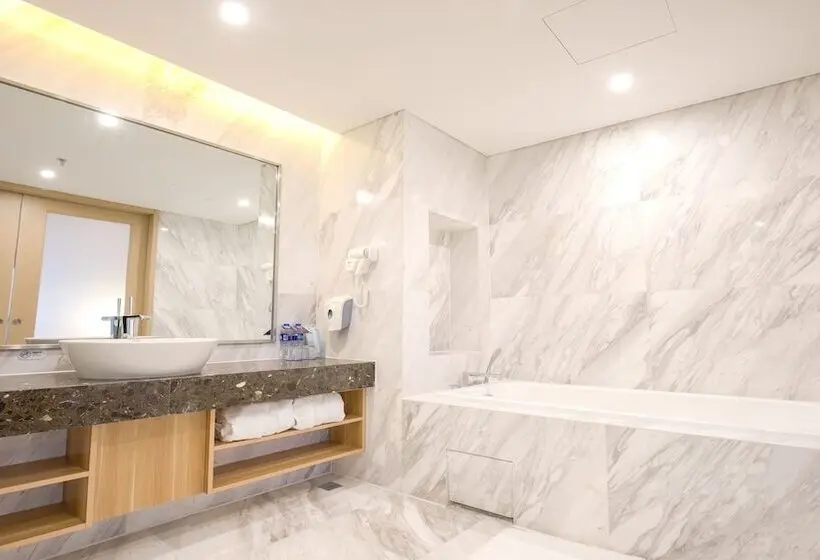 スイート, Holiday Inn Express Chifeng Hongshan By Ihg