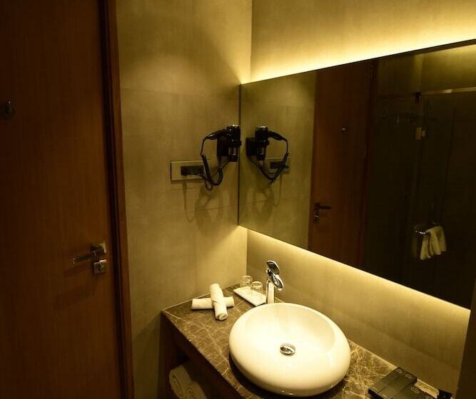 Suite Presidencial, Kiranshree Grand