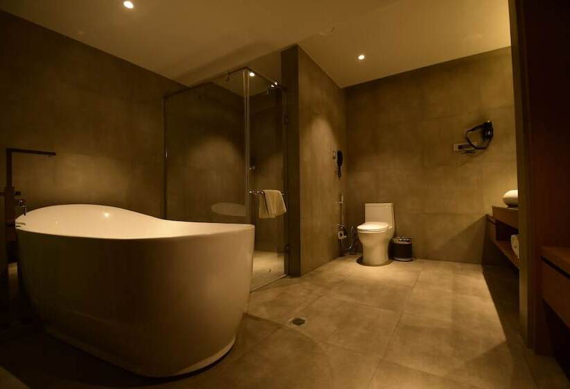 Suite Presidencial, Kiranshree Grand