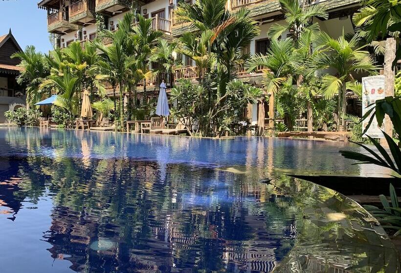 سوییت با چشم‌انداز استخر, Little Prince Resort & Spa