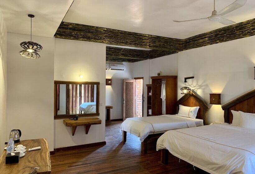 سوییت با چشم‌انداز استخر, Little Prince Resort & Spa