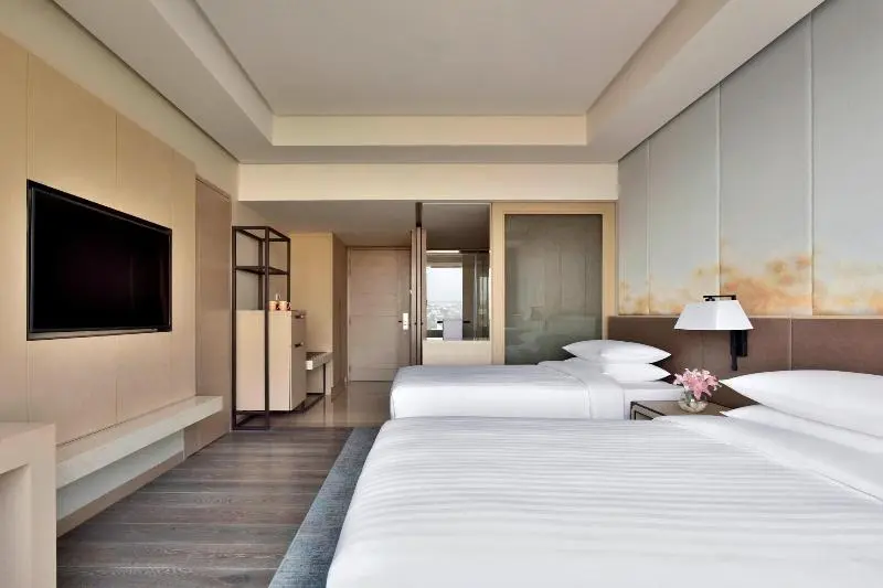 クラブルーム, Indore Marriott
