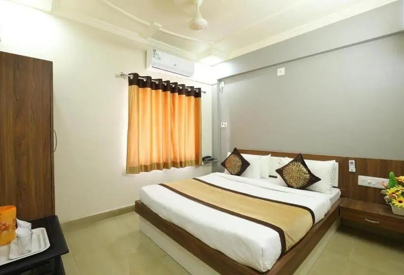 Deluxe Zimmer, Loyal Residency