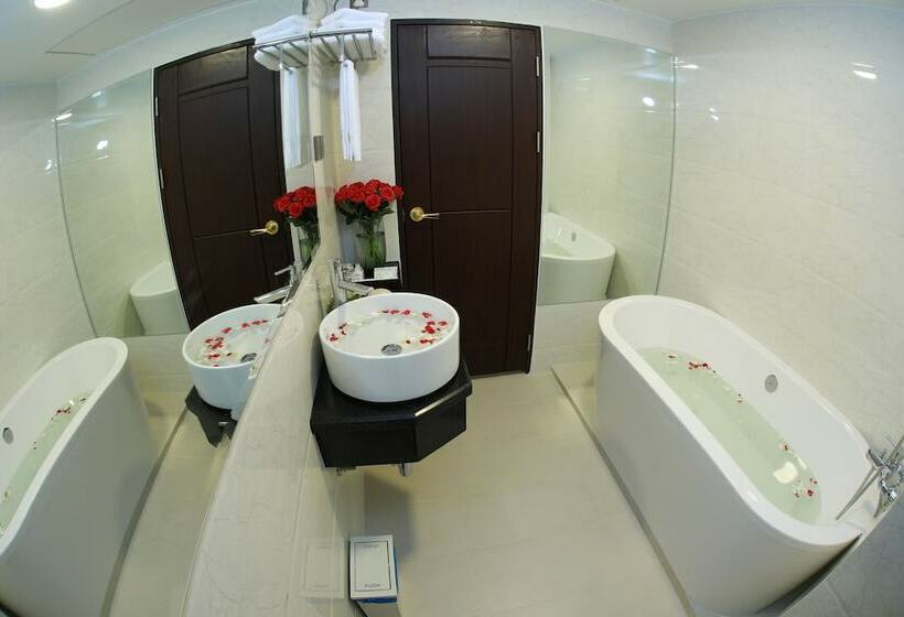 سوییت اجرایی, Rose Palace Hotel Yangon