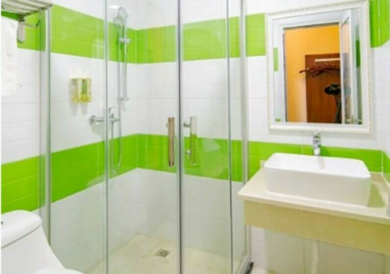 חדר אקזקיוטיב, Yuehang