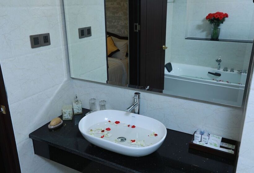 سوئیت رویال, Rose Palace Hotel Yangon