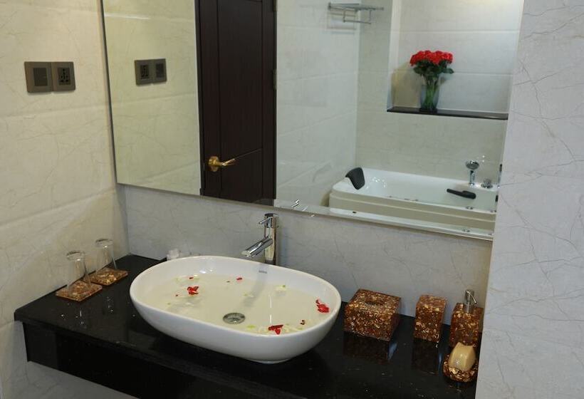 سوئیت رویال, Rose Palace Hotel Yangon