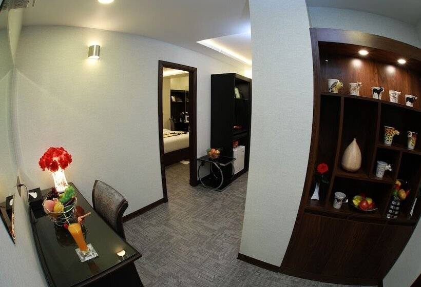 سوئیت رویال, Rose Palace Hotel Yangon