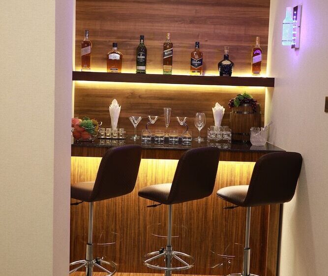 سوئیت رویال, Rose Palace Hotel Yangon