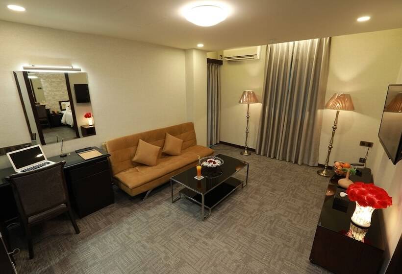 سوئیت رویال, Rose Palace Hotel Yangon