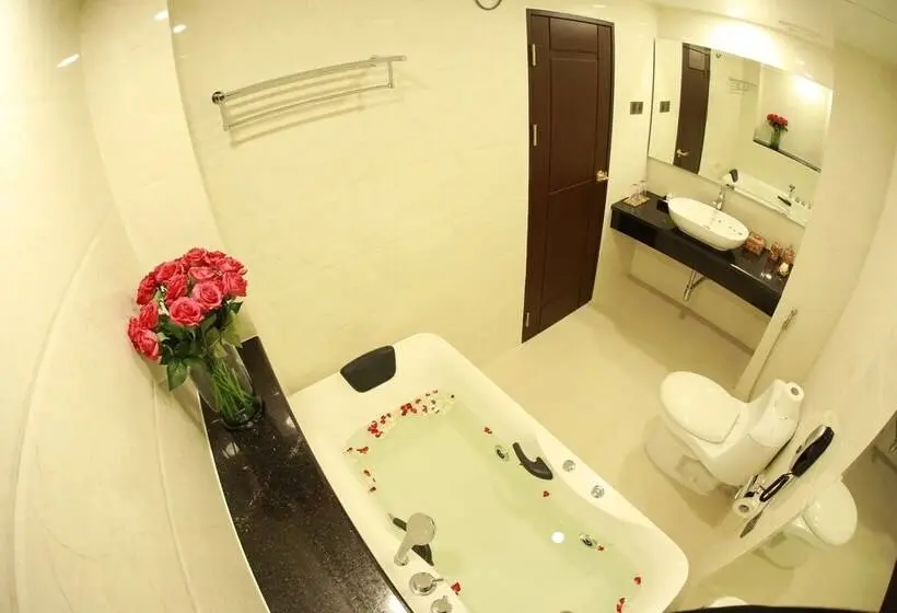 سوییت جونیور, Rose Palace Hotel Yangon