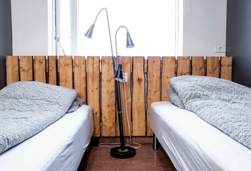 اتاق استاندارد با سرویس بهداشتی مشترک, Au44 Hostel