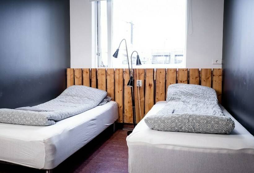 اتاق استاندارد با سرویس بهداشتی مشترک, Au44 Hostel