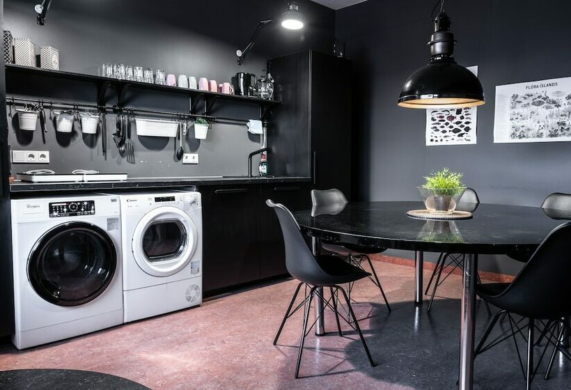 اتاق استاندارد با سرویس بهداشتی مشترک, Au44 Hostel