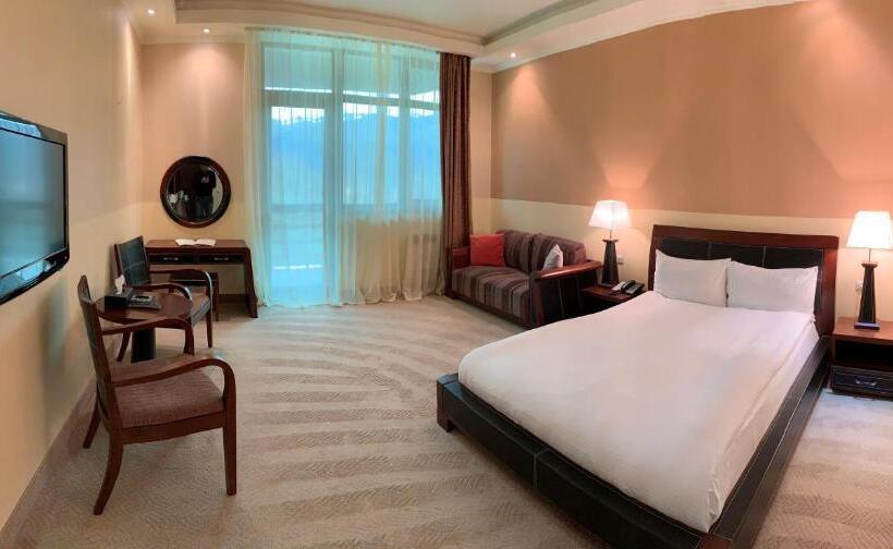اتاق لوکس با بالکن, Dilijan Park Resort & Villas