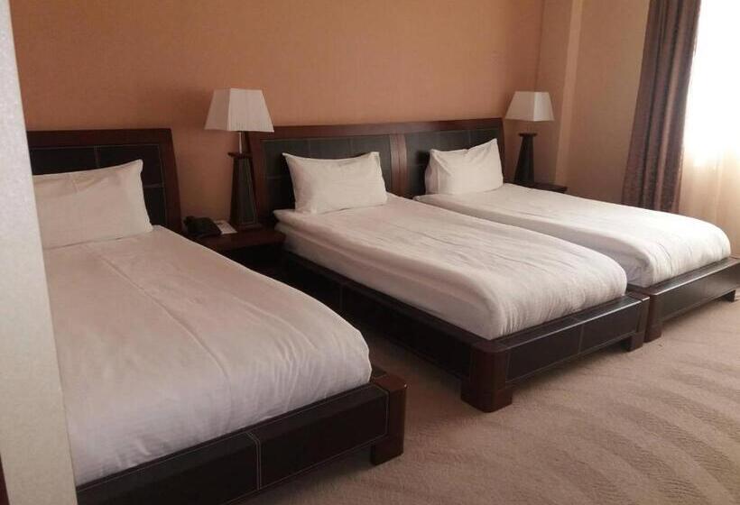 スタンダードトリプルルーム, Dilijan Park Resort & Villas