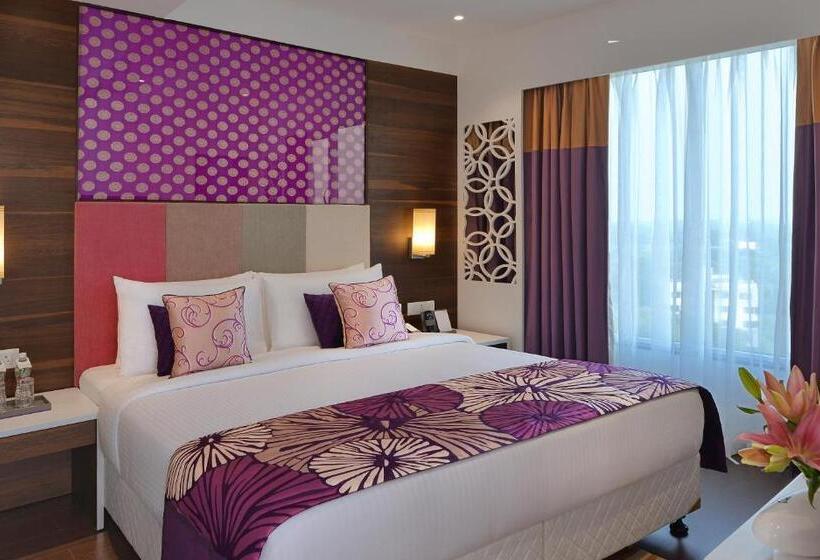 Люкс Повышенной Комфортности, Fortune Inn Promenade, Vadodara   Member Itc S Hotel Group