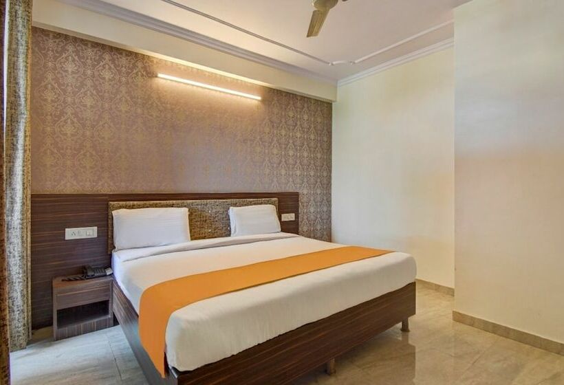 Superior Room, Radha Nikunj Residency