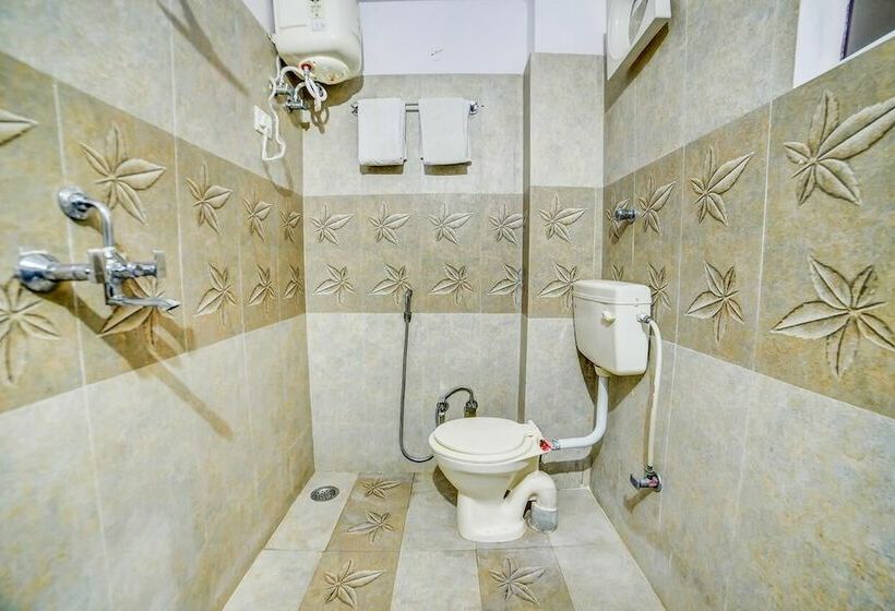 Deluxe Room, Radha Nikunj Residency