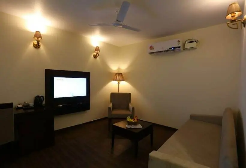 Suite Royale, Sinon Baga Retreat