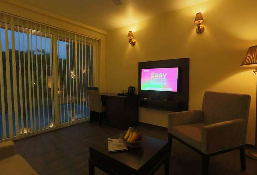 جناح ملكى, Sinon Baga Retreat