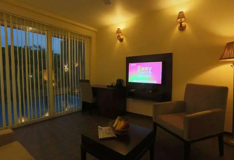Suite Royale, Sinon Baga Retreat