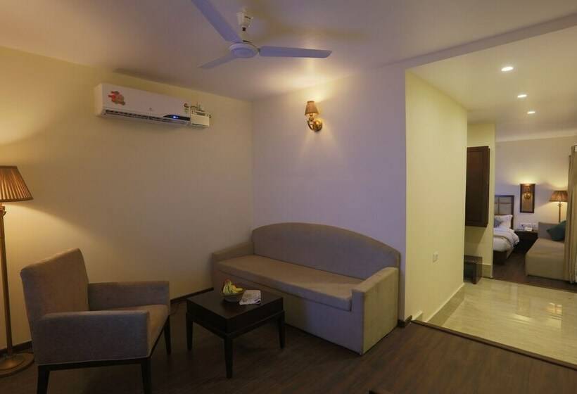 جناح ملكى, Sinon Baga Retreat