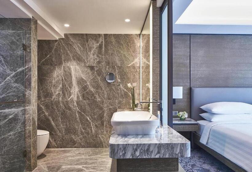 클럽 룸 킹침대, Yogyakarta Marriott