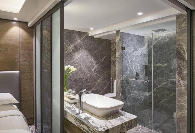 클럽 룸 킹침대, Yogyakarta Marriott