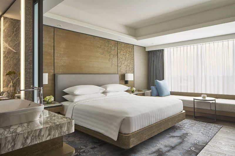 Номер Клуб Кровать Кинг, Yogyakarta Marriott