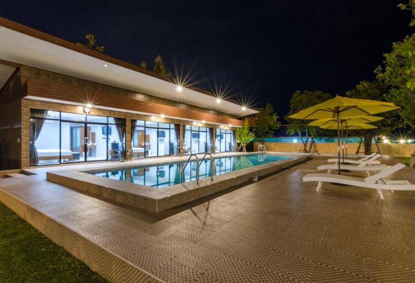 스탠다드 룸 풀장 전망, Golf Inn Resort