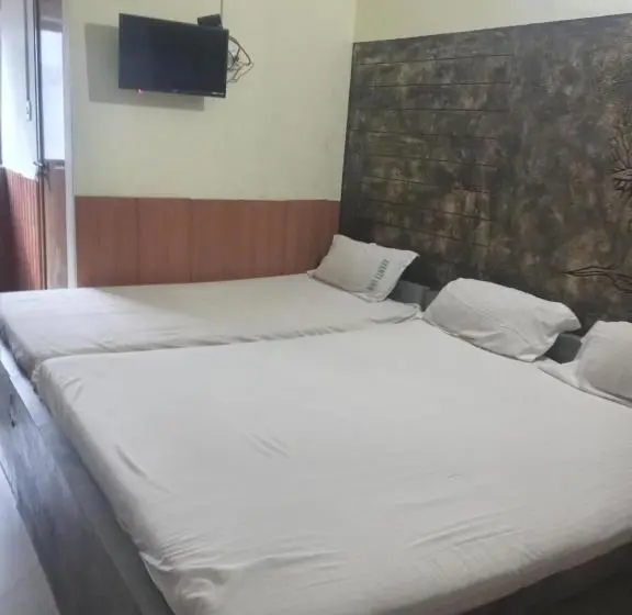 スタンダードトリプルルーム, Avanti Inn