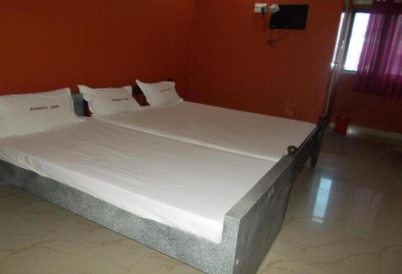 غرفة قياسية ثلاثية, Avanti Inn