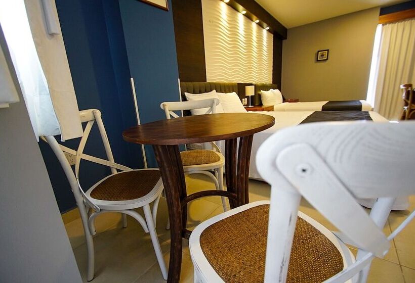 주니어 스위트, Clipperton