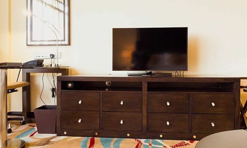 سوییت لوکس, Pearl Of Africa